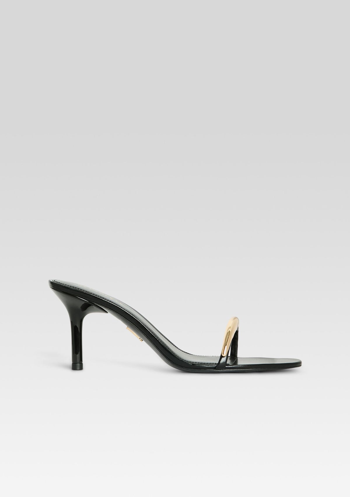Karli Sandal