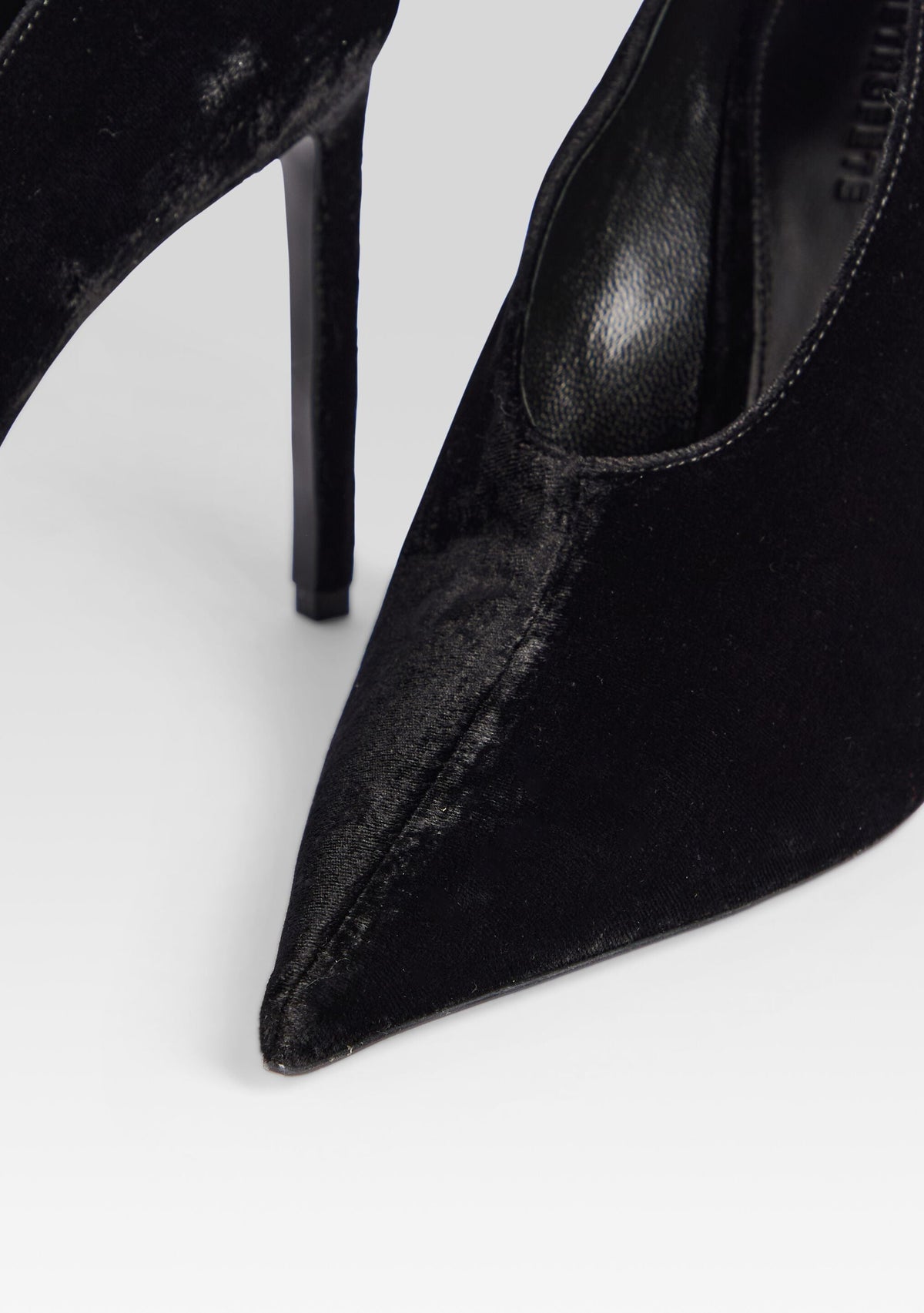 Mollie Velvet Pump
