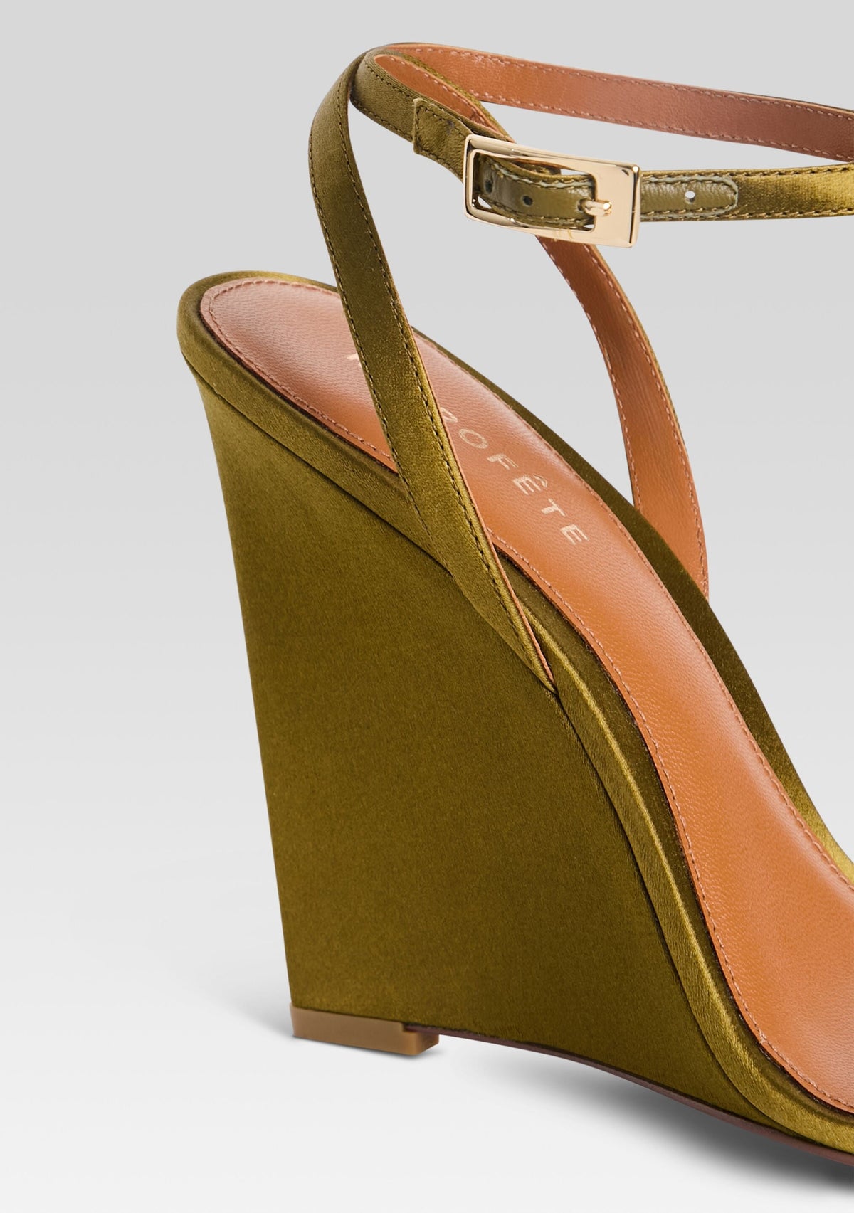 Nelly Wedge