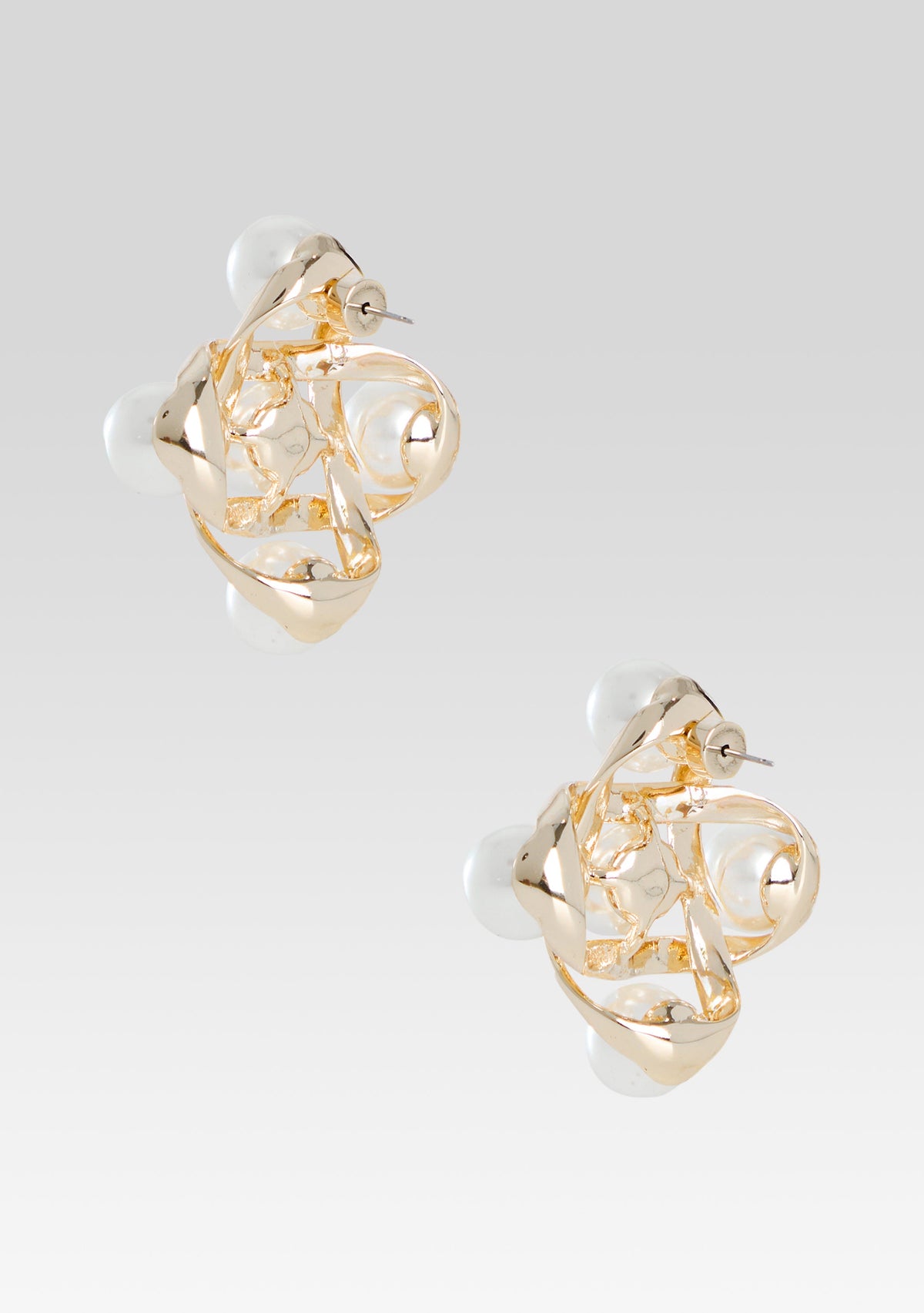 Harlow Pearl Earring